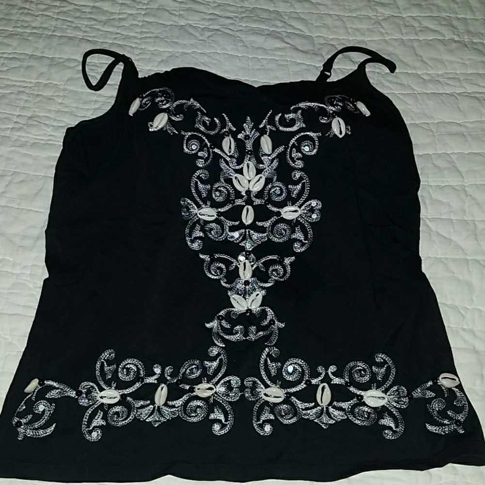 38f fitted tank top built in bra